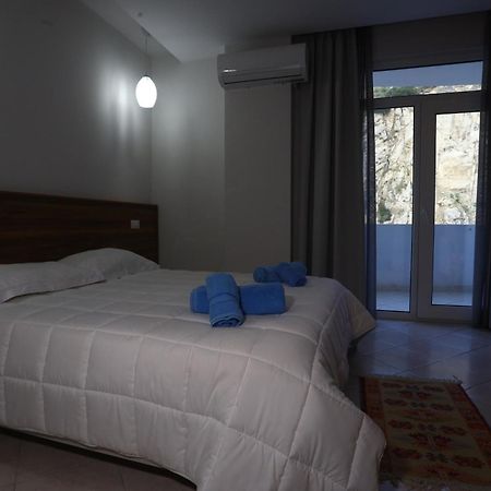 Hotel Kamomil Škalngur Kültér fotó
