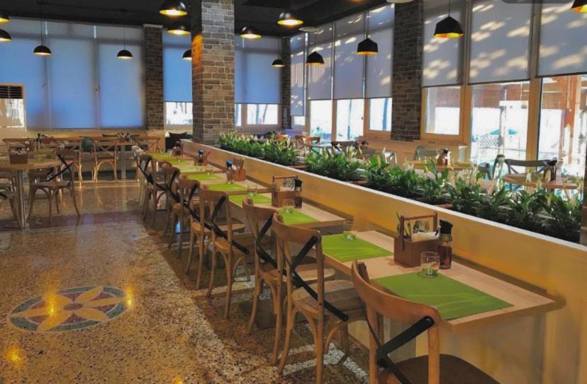 Hotel Kamomil Škalngur Kültér fotó