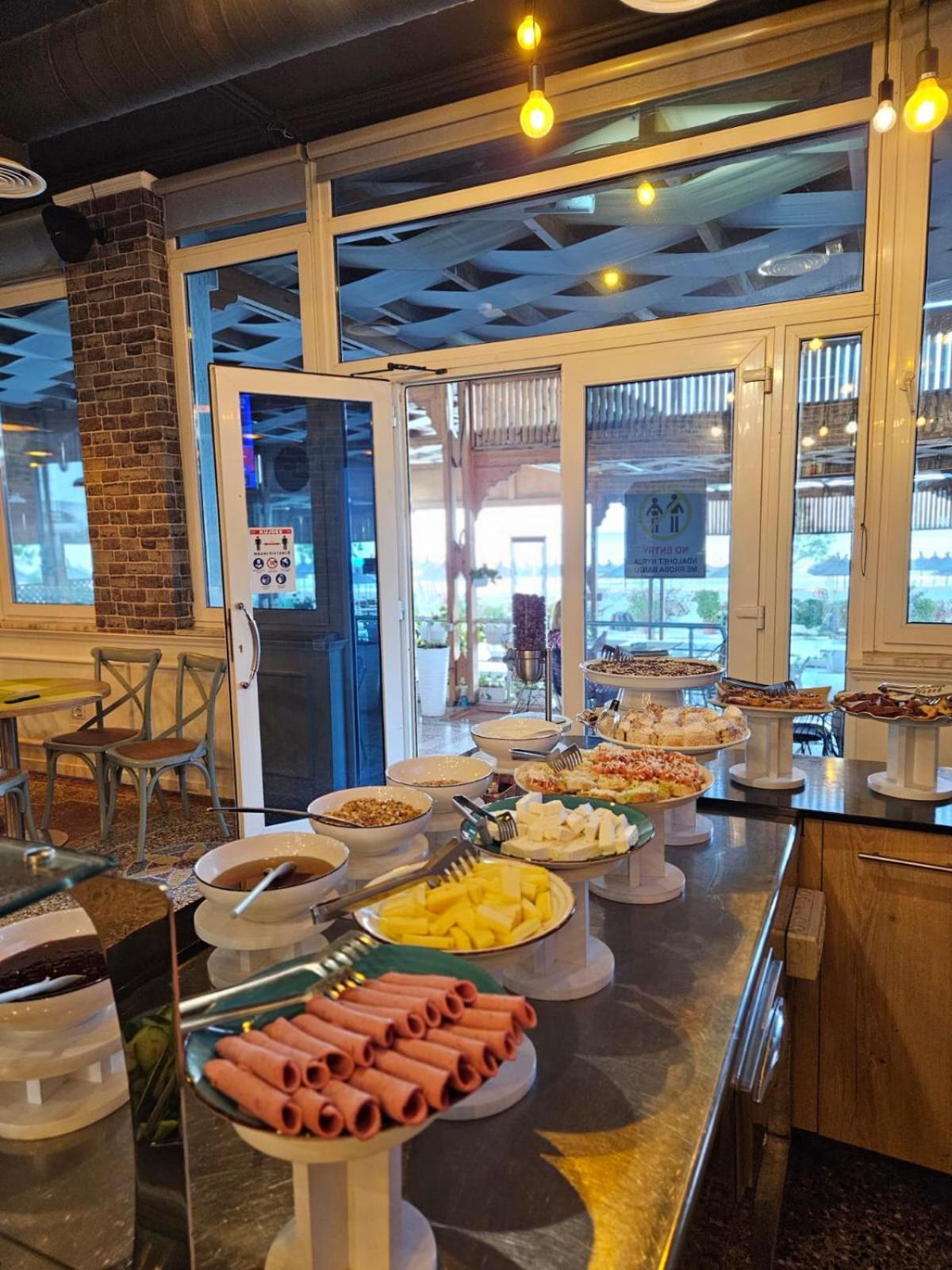Hotel Kamomil Škalngur Kültér fotó
