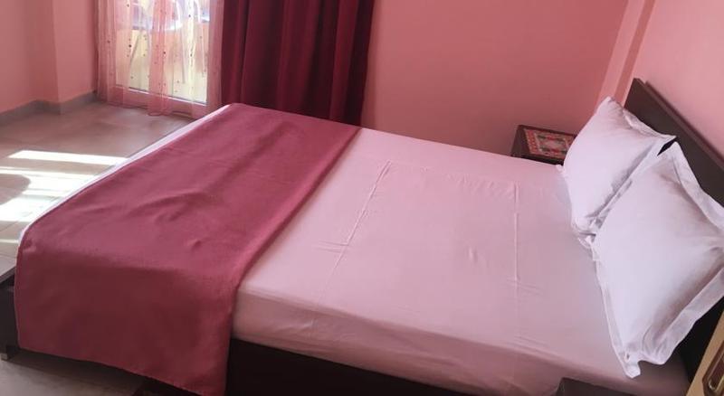 Hotel Kamomil Škalngur Kültér fotó