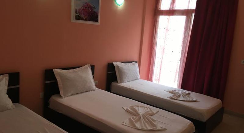 Hotel Kamomil Škalngur Kültér fotó