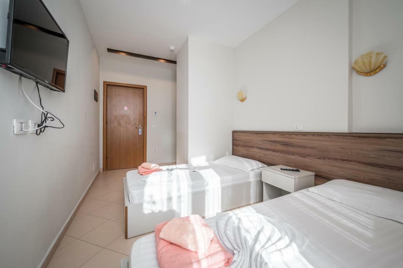 Hotel Kamomil Škalngur Kültér fotó
