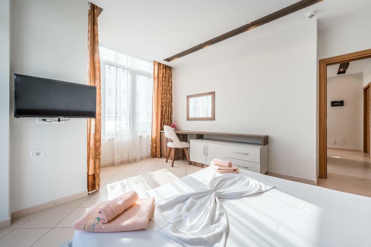 Hotel Kamomil Škalngur Kültér fotó